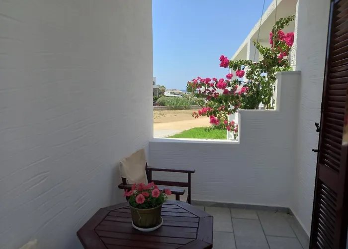 Joanna's On The * Plaka (Naxos)