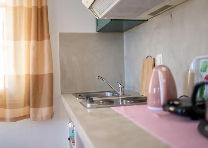 Joanna's On The * Plaka (Naxos)