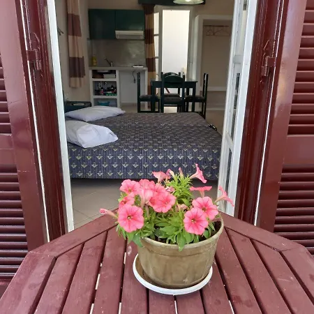 Joanna's On The Apartment Plaka (Naxos)