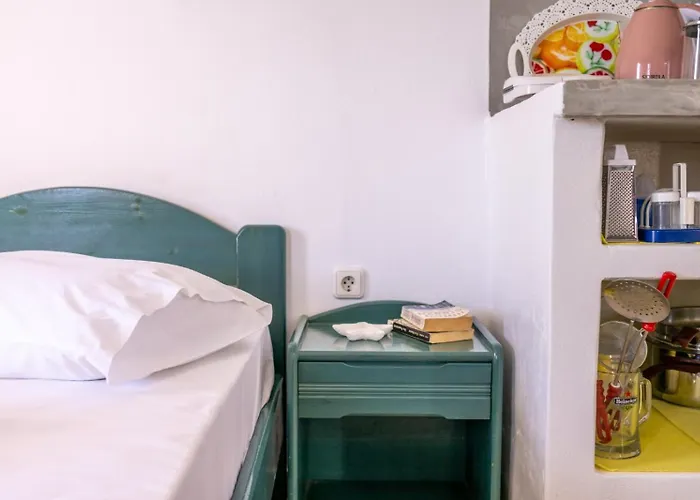 Joanna's On The Apartment Plaka (Naxos)