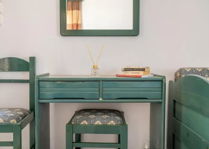 Joanna's On The Plaka (Naxos)